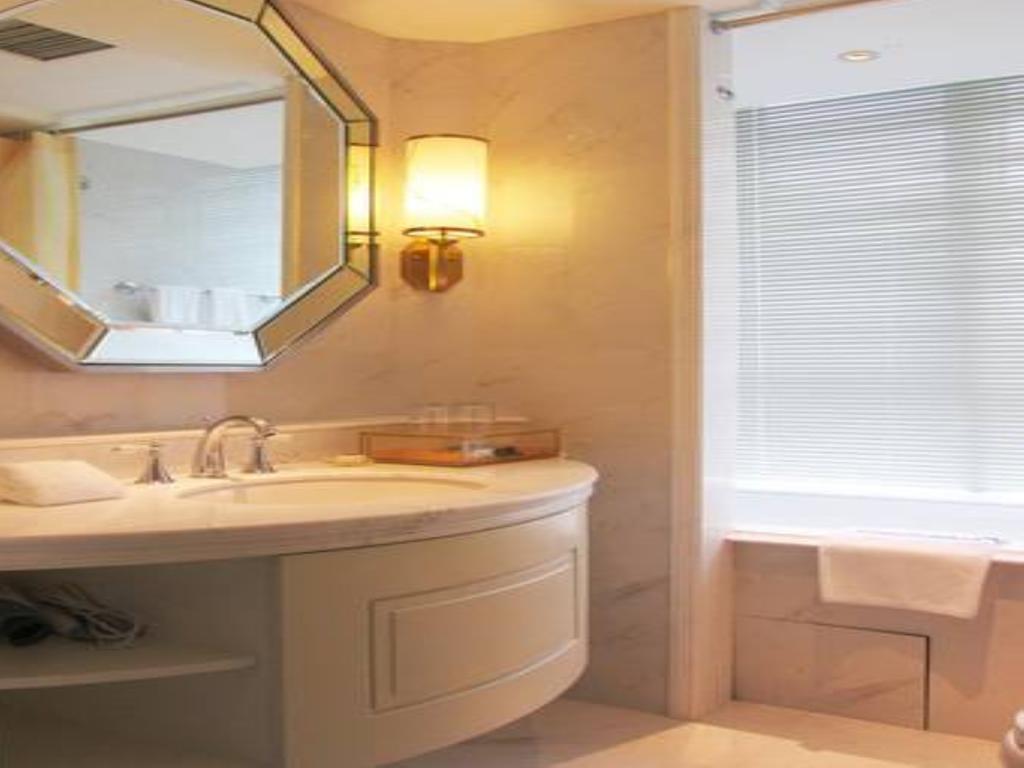 Hotel Howard Johnson Peace 4*